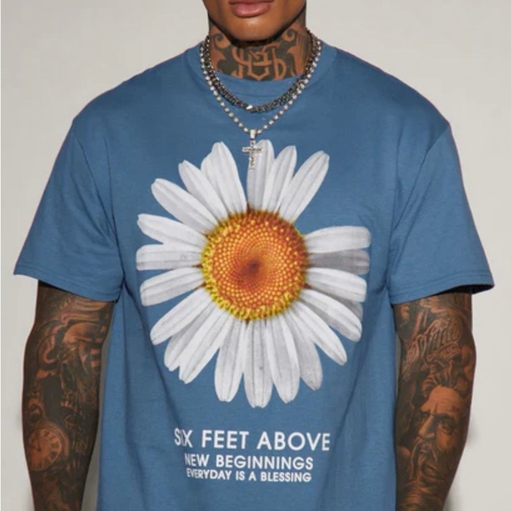 Blue Graphic T-Shirt with Daisy Print